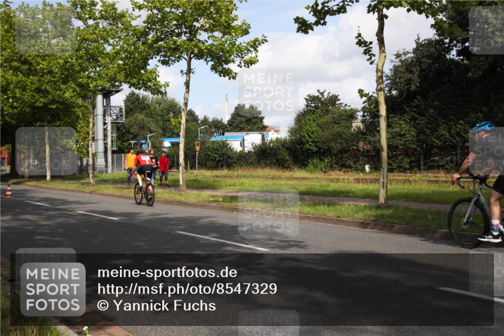 10.08.2025 - GEWOBA Citytriathlon Bremen Yannick Fuchs http://msf.ph/oto/8547329 10.08.2025 10:53:37 Radfahren 83, 442 meine-sportfotos.de