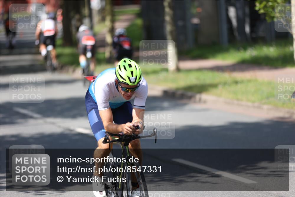 10.08.2025 - GEWOBA Citytriathlon Bremen Yannick Fuchs http://msf.ph/oto/8547331 10.08.2025 13:04:31 Radfahren 583, 674, 675, 751, 799, 808, 875, 939 meine-sportfotos.de