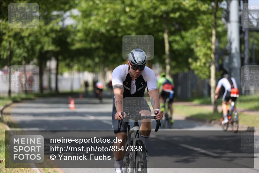 10.08.2025 - GEWOBA Citytriathlon Bremen Yannick Fuchs http://msf.ph/oto/8547338 10.08.2025 12:10:21 Radfahren 647, 710, 730, 889, 1024 meine-sportfotos.de
