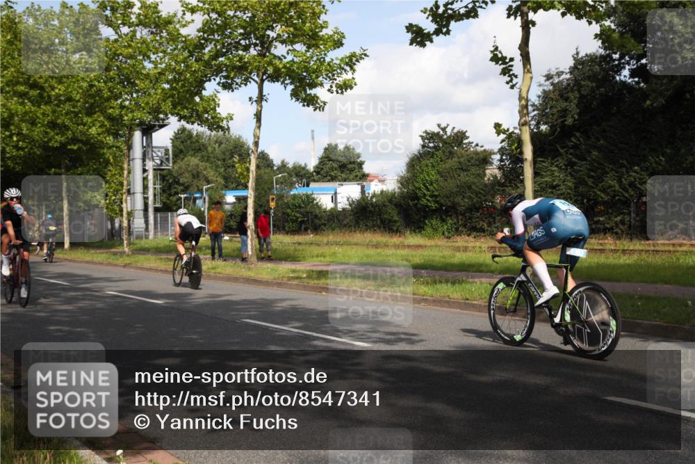 10.08.2025 - GEWOBA Citytriathlon Bremen Yannick Fuchs http://msf.ph/oto/8547341 10.08.2025 10:53:41 Radfahren 83, 442, 512 meine-sportfotos.de