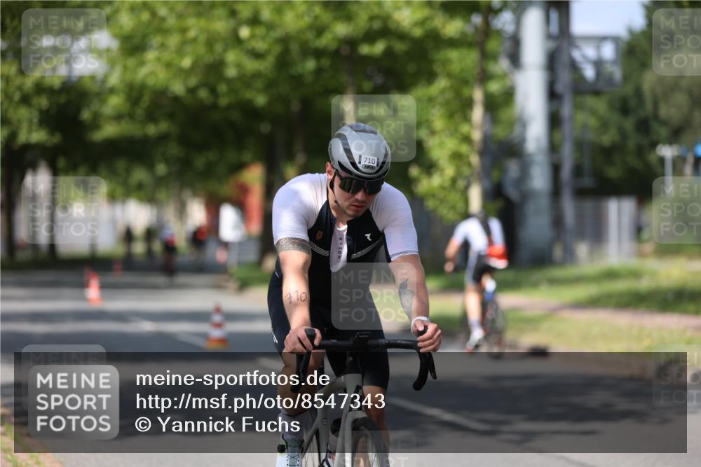 10.08.2025 - GEWOBA Citytriathlon Bremen Yannick Fuchs http://msf.ph/oto/8547343 10.08.2025 12:10:21 Radfahren 647, 710, 730, 889, 1024 meine-sportfotos.de