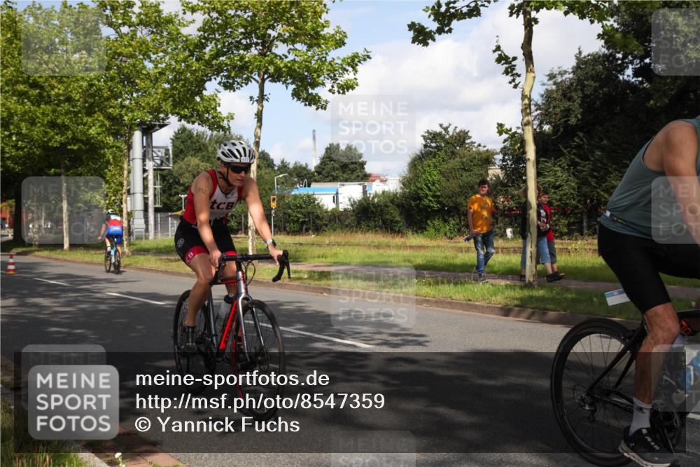 10.08.2025 - GEWOBA Citytriathlon Bremen Yannick Fuchs http://msf.ph/oto/8547359 10.08.2025 10:53:55 Radfahren 109, 359, 512 meine-sportfotos.de