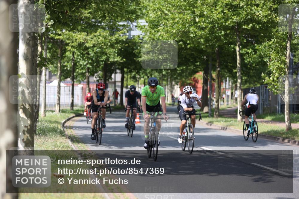 10.08.2025 - GEWOBA Citytriathlon Bremen Yannick Fuchs http://msf.ph/oto/8547369 10.08.2025 12:10:30 Radfahren 629, 644, 647, 656, 710, 712, 722, 730, 755, 889, 1014 meine-sportfotos.de