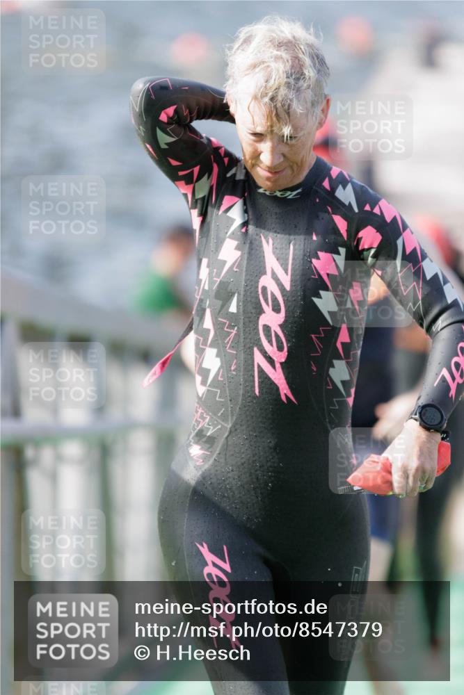 10.08.2025 - GEWOBA Citytriathlon Bremen H.Heesch http://msf.ph/oto/8547379 10.08.2025 10:20:27 Schwimmen 363, 389, 396, 406, 456, 504 meine-sportfotos.de