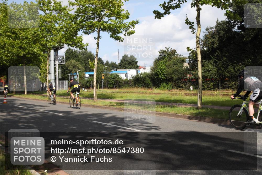 10.08.2025 - GEWOBA Citytriathlon Bremen Yannick Fuchs http://msf.ph/oto/8547380 10.08.2025 10:54:03 Radfahren 109, 359, 451, 461, 512 meine-sportfotos.de
