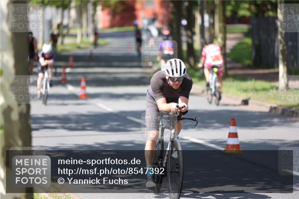10.08.2025 - GEWOBA Citytriathlon Bremen Yannick Fuchs http://msf.ph/oto/8547392 10.08.2025 13:05:16 Radfahren 587, 622, 641, 645, 659, 884, 916, 928, 943, 958, 1010 meine-sportfotos.de