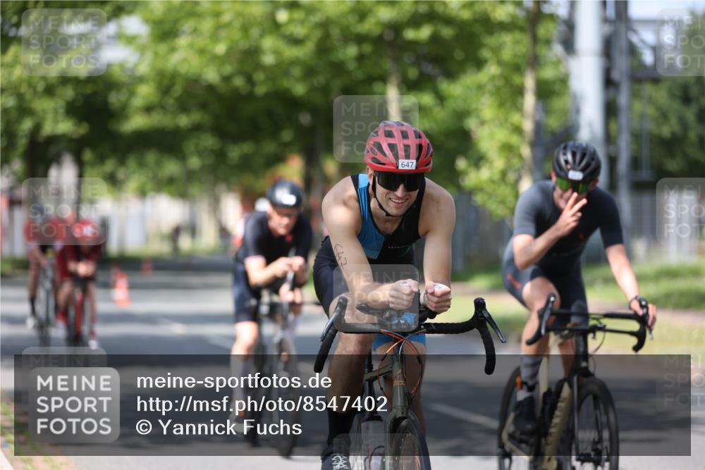 10.08.2025 - GEWOBA Citytriathlon Bremen Yannick Fuchs http://msf.ph/oto/8547402 10.08.2025 12:10:32 Radfahren 629, 644, 647, 656, 710, 712, 722, 730, 748, 755, 819, 889, 1014 meine-sportfotos.de