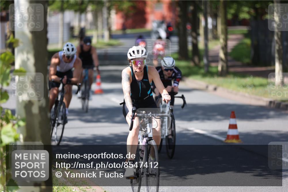 10.08.2025 - GEWOBA Citytriathlon Bremen Yannick Fuchs http://msf.ph/oto/8547412 10.08.2025 13:05:18 Radfahren 587, 622, 641, 645, 659, 884, 916, 928, 943, 958, 1010 meine-sportfotos.de