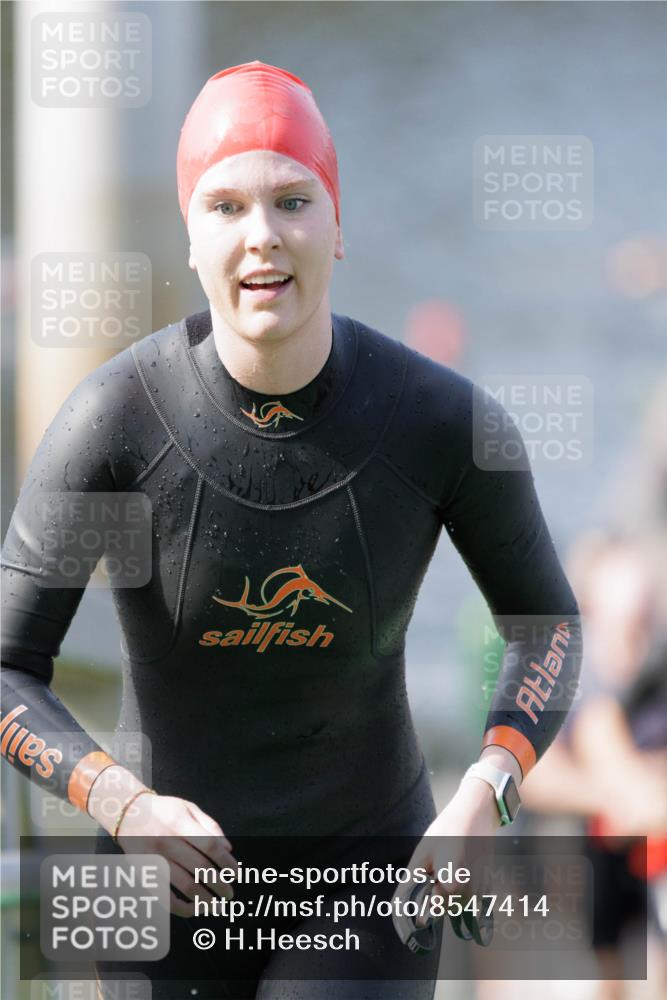 10.08.2025 - GEWOBA Citytriathlon Bremen H.Heesch http://msf.ph/oto/8547414 10.08.2025 10:20:33 Schwimmen 389, 394, 396, 406, 456, 473 meine-sportfotos.de