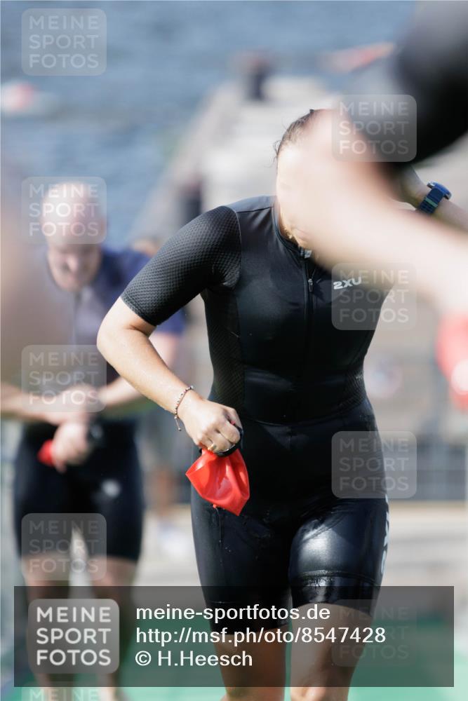 10.08.2025 - GEWOBA Citytriathlon Bremen H.Heesch http://msf.ph/oto/8547428 10.08.2025 10:20:37 Schwimmen 389, 394, 396, 406, 456, 473 meine-sportfotos.de