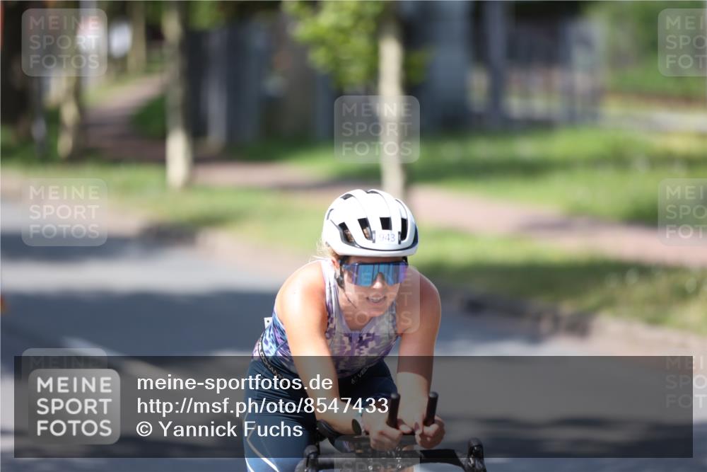 10.08.2025 - GEWOBA Citytriathlon Bremen Yannick Fuchs http://msf.ph/oto/8547433 10.08.2025 13:05:25 Radfahren 587, 622, 627, 641, 659, 809, 876, 884, 897, 916, 928, 943, 958 meine-sportfotos.de