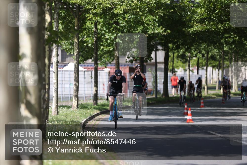10.08.2025 - GEWOBA Citytriathlon Bremen Yannick Fuchs http://msf.ph/oto/8547446 10.08.2025 12:10:36 Radfahren 622, 629, 644, 647, 656, 659, 685, 712, 722, 730, 748, 755, 819, 889, 1014 meine-sportfotos.de