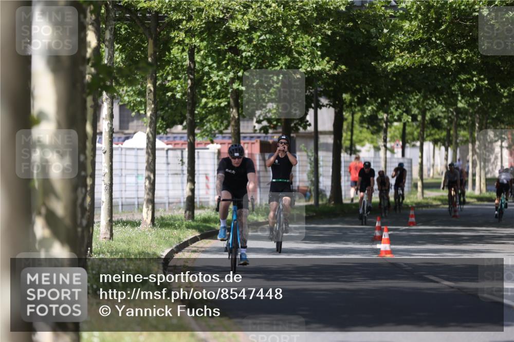 10.08.2025 - GEWOBA Citytriathlon Bremen Yannick Fuchs http://msf.ph/oto/8547448 10.08.2025 12:10:36 Radfahren 622, 629, 644, 647, 656, 659, 685, 712, 722, 730, 748, 755, 819, 889, 1014 meine-sportfotos.de