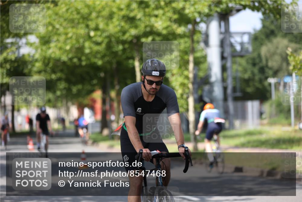10.08.2025 - GEWOBA Citytriathlon Bremen Yannick Fuchs http://msf.ph/oto/8547468 10.08.2025 12:10:40 Radfahren 573, 622, 629, 644, 647, 651, 656, 659, 685, 712, 722, 730, 748, 755, 819, 889, 1014 meine-sportfotos.de