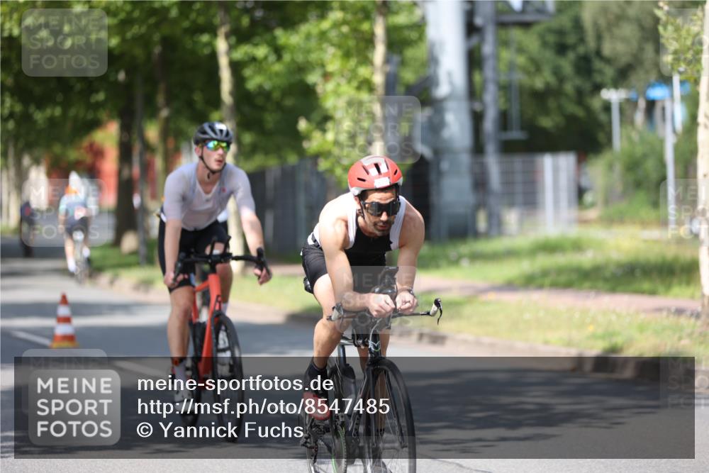 10.08.2025 - GEWOBA Citytriathlon Bremen Yannick Fuchs http://msf.ph/oto/8547485 10.08.2025 12:10:43 Radfahren 573, 622, 629, 644, 647, 651, 656, 659, 685, 712, 716, 722, 730, 748, 755, 819, 889, 898, 1014 meine-sportfotos.de
