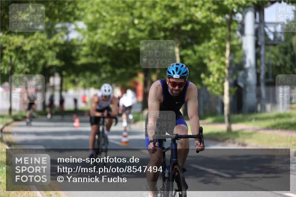 10.08.2025 - GEWOBA Citytriathlon Bremen Yannick Fuchs http://msf.ph/oto/8547494 10.08.2025 12:10:45 Radfahren 573, 622, 629, 644, 651, 656, 659, 685, 712, 716, 722, 730, 748, 755, 819, 898, 1014 meine-sportfotos.de