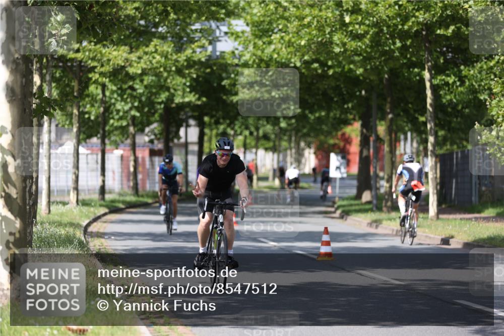 10.08.2025 - GEWOBA Citytriathlon Bremen Yannick Fuchs http://msf.ph/oto/8547512 10.08.2025 12:10:48 Radfahren 573, 622, 625, 629, 651, 656, 659, 685, 712, 716, 722, 748, 755, 812, 819, 898, 1014 meine-sportfotos.de