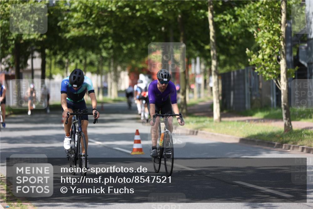 10.08.2025 - GEWOBA Citytriathlon Bremen Yannick Fuchs http://msf.ph/oto/8547521 10.08.2025 12:10:49 Radfahren 573, 622, 625, 629, 651, 656, 659, 685, 712, 716, 722, 748, 812, 819, 898 meine-sportfotos.de