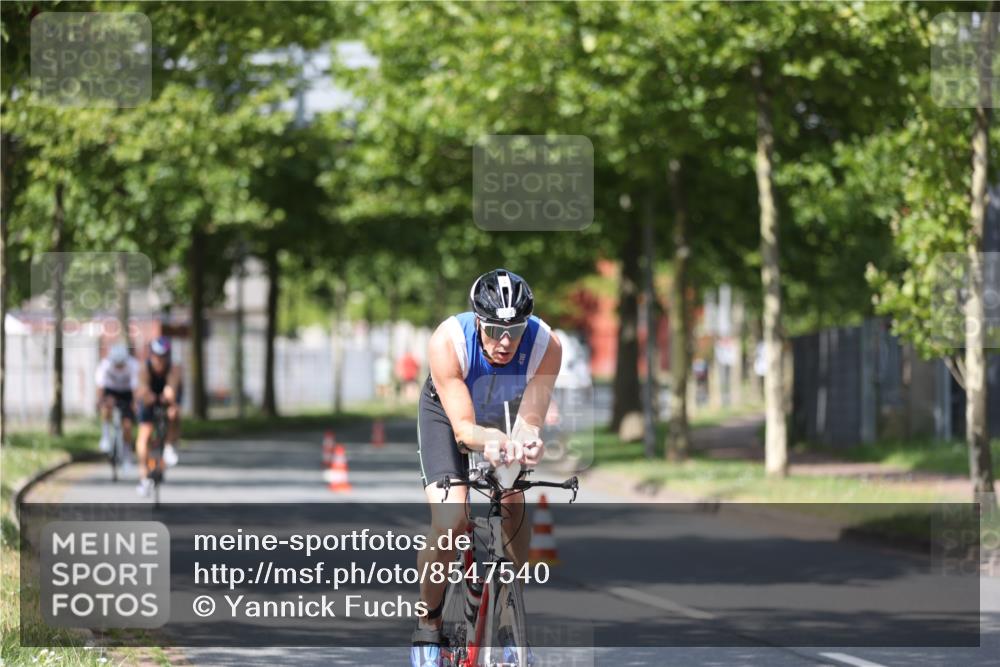 10.08.2025 - GEWOBA Citytriathlon Bremen Yannick Fuchs http://msf.ph/oto/8547540 10.08.2025 12:10:53 Radfahren 573, 622, 625, 629, 651, 659, 685, 712, 716, 722, 748, 800, 812, 819, 898 meine-sportfotos.de