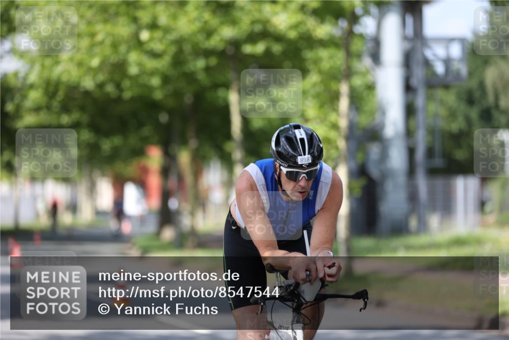 10.08.2025 - GEWOBA Citytriathlon Bremen Yannick Fuchs http://msf.ph/oto/8547544 10.08.2025 12:10:53 Radfahren 573, 622, 625, 629, 651, 659, 685, 712, 716, 722, 748, 800, 812, 819, 898 meine-sportfotos.de