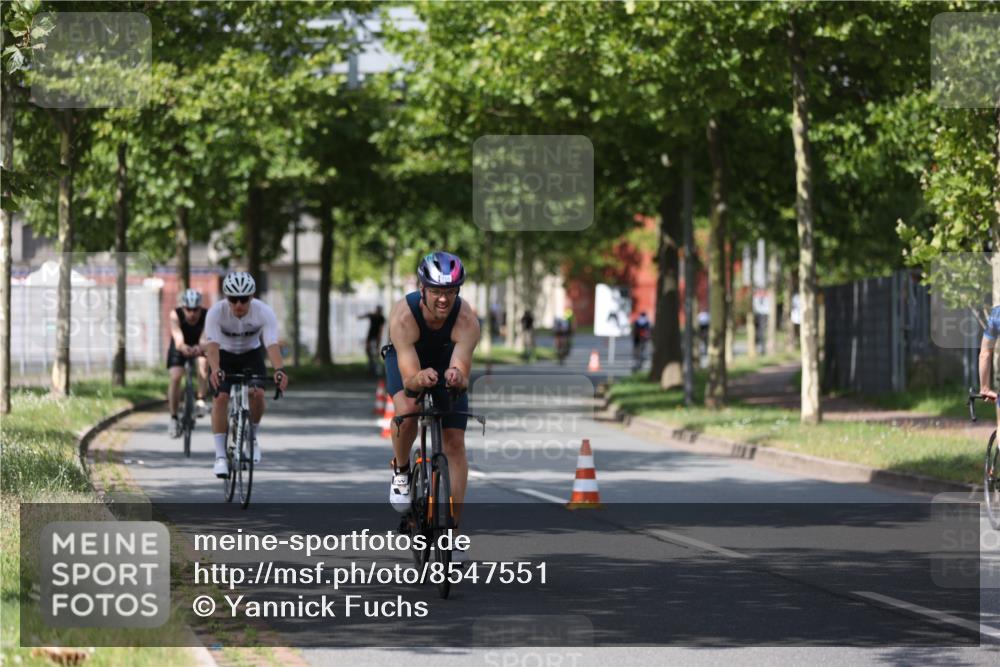 10.08.2025 - GEWOBA Citytriathlon Bremen Yannick Fuchs http://msf.ph/oto/8547551 10.08.2025 12:10:55 Radfahren 573, 622, 625, 651, 659, 685, 687, 712, 716, 748, 800, 812, 819, 898 meine-sportfotos.de