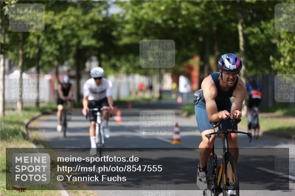 10.08.2025 - GEWOBA Citytriathlon Bremen Yannick Fuchs http://msf.ph/oto/8547555 10.08.2025 12:10:56 Radfahren 573, 622, 625, 651, 659, 669, 685, 687, 716, 748, 800, 812, 819, 898 meine-sportfotos.de