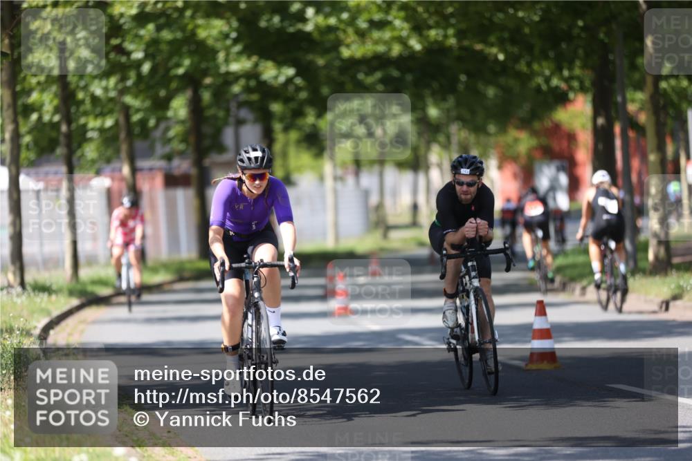 10.08.2025 - GEWOBA Citytriathlon Bremen Yannick Fuchs http://msf.ph/oto/8547562 10.08.2025 13:06:08 Radfahren 573, 630, 682, 741, 767, 918, 948, 962 meine-sportfotos.de