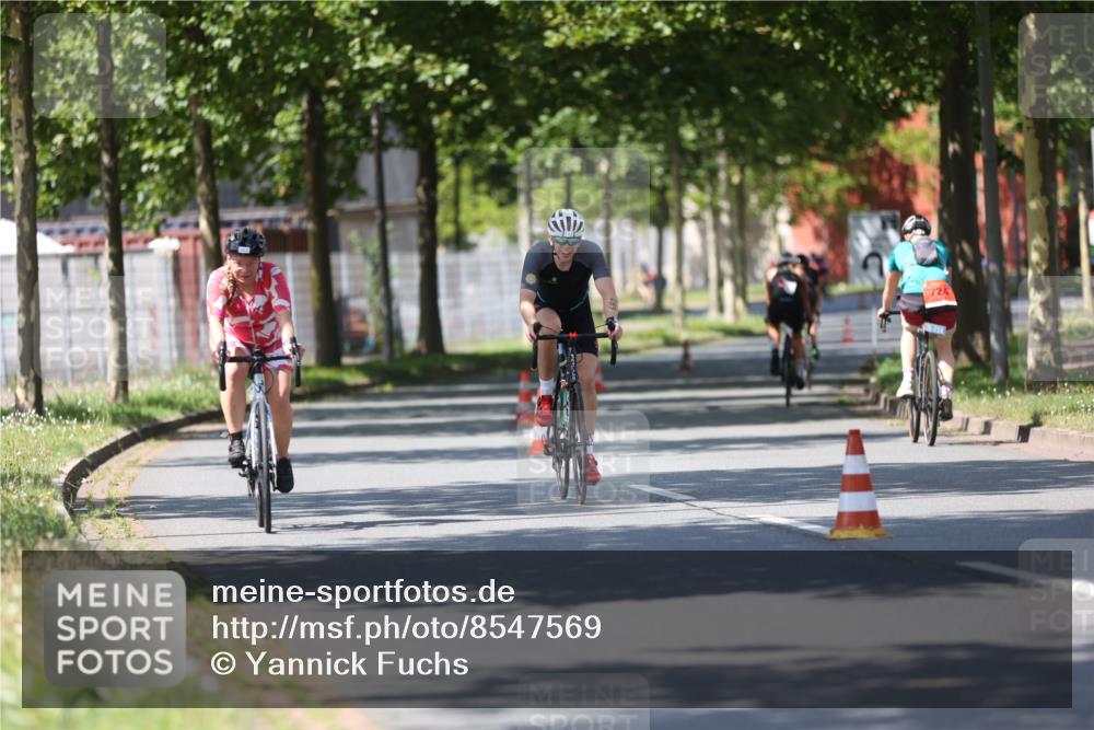 10.08.2025 - GEWOBA Citytriathlon Bremen Yannick Fuchs http://msf.ph/oto/8547569 10.08.2025 13:06:10 Radfahren 630, 682, 741, 767, 918, 948, 962, 1026 meine-sportfotos.de