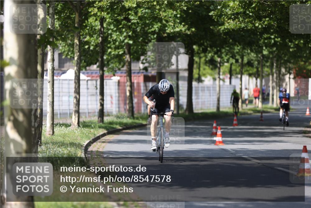 10.08.2025 - GEWOBA Citytriathlon Bremen Yannick Fuchs http://msf.ph/oto/8547578 10.08.2025 12:11:00 Radfahren 573, 625, 651, 669, 679, 685, 687, 716, 800, 812, 835, 898 meine-sportfotos.de