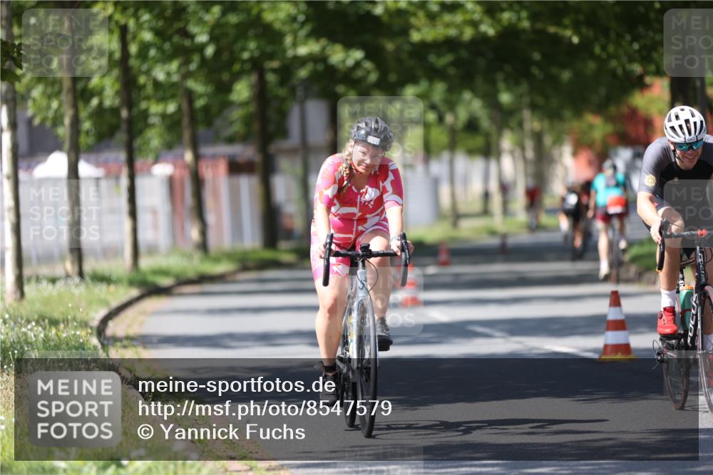 10.08.2025 - GEWOBA Citytriathlon Bremen Yannick Fuchs http://msf.ph/oto/8547579 10.08.2025 13:06:11 Radfahren 682, 741, 767, 918, 948, 962, 1026 meine-sportfotos.de