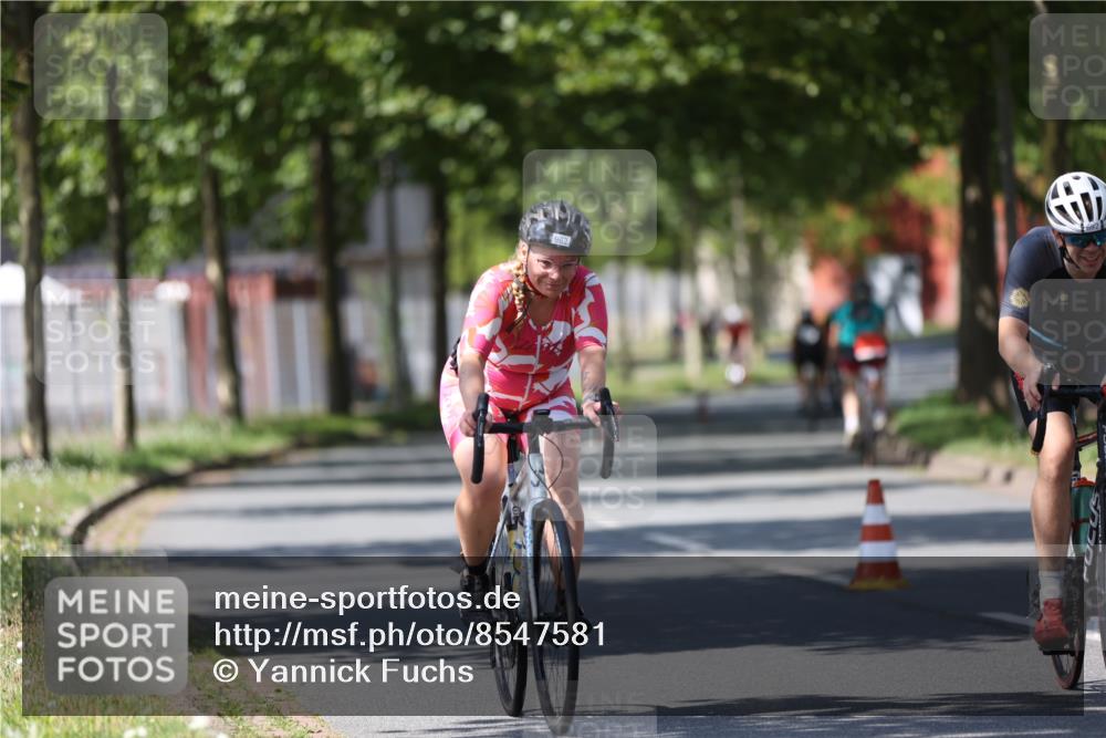 10.08.2025 - GEWOBA Citytriathlon Bremen Yannick Fuchs http://msf.ph/oto/8547581 10.08.2025 13:06:11 Radfahren 682, 741, 767, 918, 948, 962, 1026 meine-sportfotos.de
