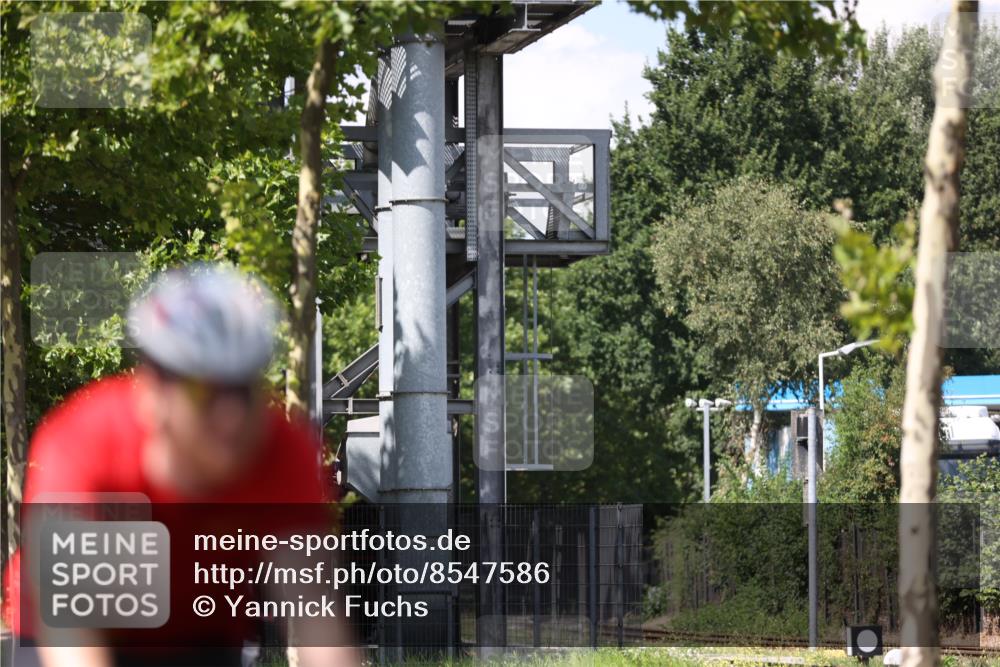 10.08.2025 - GEWOBA Citytriathlon Bremen Yannick Fuchs http://msf.ph/oto/8547586 10.08.2025 13:06:22 Radfahren 621, 655, 682, 741, 788, 840, 856, 962, 1026 meine-sportfotos.de