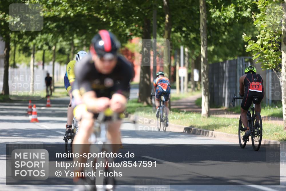 10.08.2025 - GEWOBA Citytriathlon Bremen Yannick Fuchs http://msf.ph/oto/8547591 10.08.2025 13:06:25 Radfahren 621, 655, 682, 788, 840, 856, 927, 1026 meine-sportfotos.de