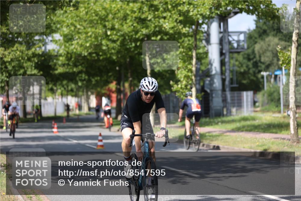 10.08.2025 - GEWOBA Citytriathlon Bremen Yannick Fuchs http://msf.ph/oto/8547595 10.08.2025 12:11:02 Radfahren 573, 625, 651, 669, 679, 687, 716, 800, 812, 835, 898 meine-sportfotos.de