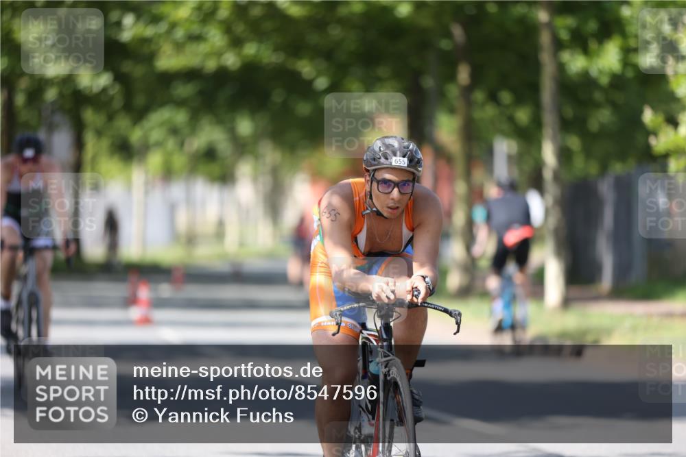 10.08.2025 - GEWOBA Citytriathlon Bremen Yannick Fuchs http://msf.ph/oto/8547596 10.08.2025 13:06:28 Radfahren 621, 655, 788, 840, 856, 927, 1026 meine-sportfotos.de