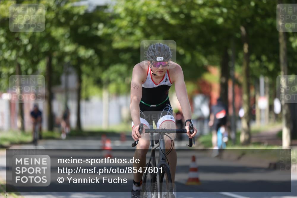 10.08.2025 - GEWOBA Citytriathlon Bremen Yannick Fuchs http://msf.ph/oto/8547601 10.08.2025 13:06:30 Radfahren 621, 655, 699, 732, 788, 840, 856, 927, 1026 meine-sportfotos.de