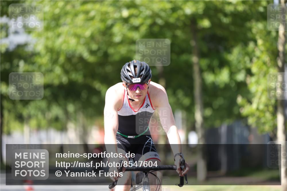 10.08.2025 - GEWOBA Citytriathlon Bremen Yannick Fuchs http://msf.ph/oto/8547604 10.08.2025 13:06:30 Radfahren 621, 655, 699, 732, 788, 840, 856, 927, 1026 meine-sportfotos.de