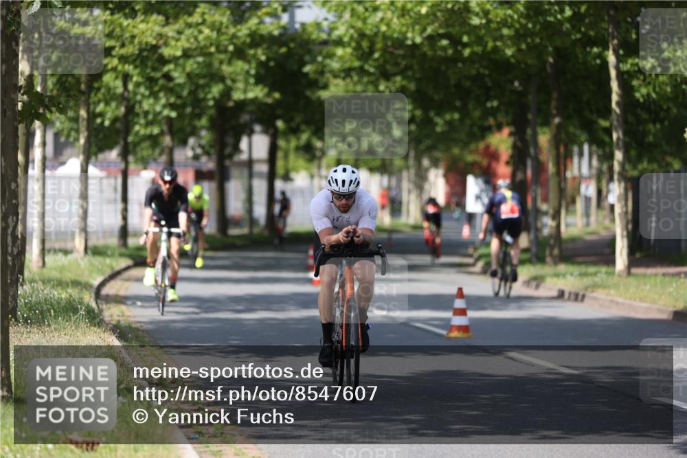 10.08.2025 - GEWOBA Citytriathlon Bremen Yannick Fuchs http://msf.ph/oto/8547607 10.08.2025 12:11:04 Radfahren 625, 651, 669, 679, 687, 716, 800, 812, 835, 898 meine-sportfotos.de