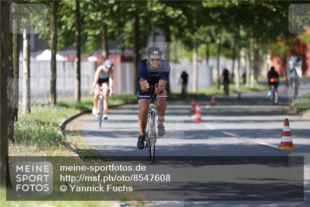 10.08.2025 - GEWOBA Citytriathlon Bremen Yannick Fuchs http://msf.ph/oto/8547608 10.08.2025 13:06:33 Radfahren 621, 655, 699, 732, 788, 840, 856, 927, 1026 meine-sportfotos.de