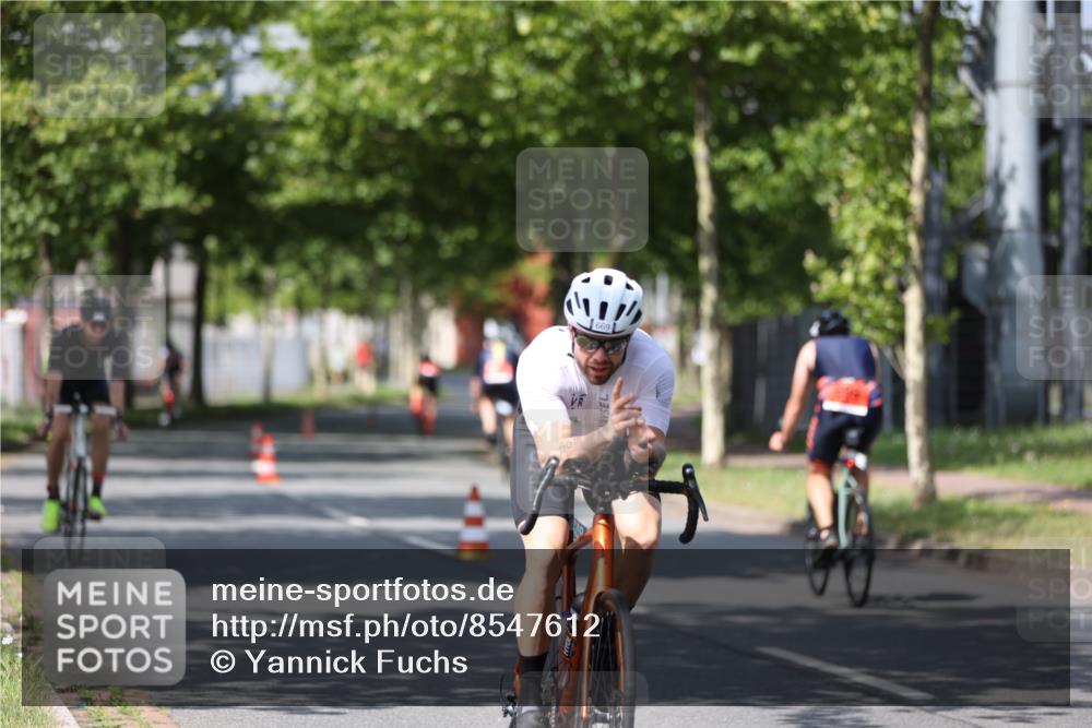 10.08.2025 - GEWOBA Citytriathlon Bremen Yannick Fuchs http://msf.ph/oto/8547612 10.08.2025 12:11:05 Radfahren 625, 669, 679, 687, 716, 800, 812, 835, 898 meine-sportfotos.de