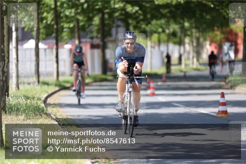 10.08.2025 - GEWOBA Citytriathlon Bremen Yannick Fuchs http://msf.ph/oto/8547613 10.08.2025 13:06:34 Radfahren 621, 655, 699, 732, 788, 840, 856, 927, 1026 meine-sportfotos.de