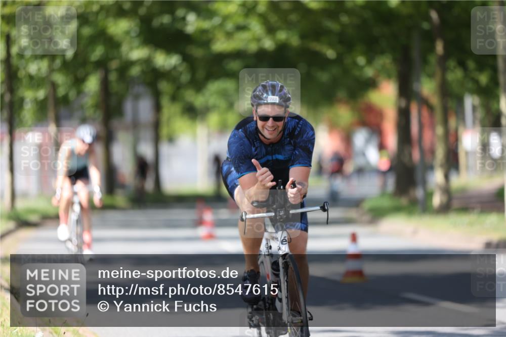 10.08.2025 - GEWOBA Citytriathlon Bremen Yannick Fuchs http://msf.ph/oto/8547615 10.08.2025 13:06:34 Radfahren 621, 655, 699, 732, 788, 840, 856, 927, 1026 meine-sportfotos.de