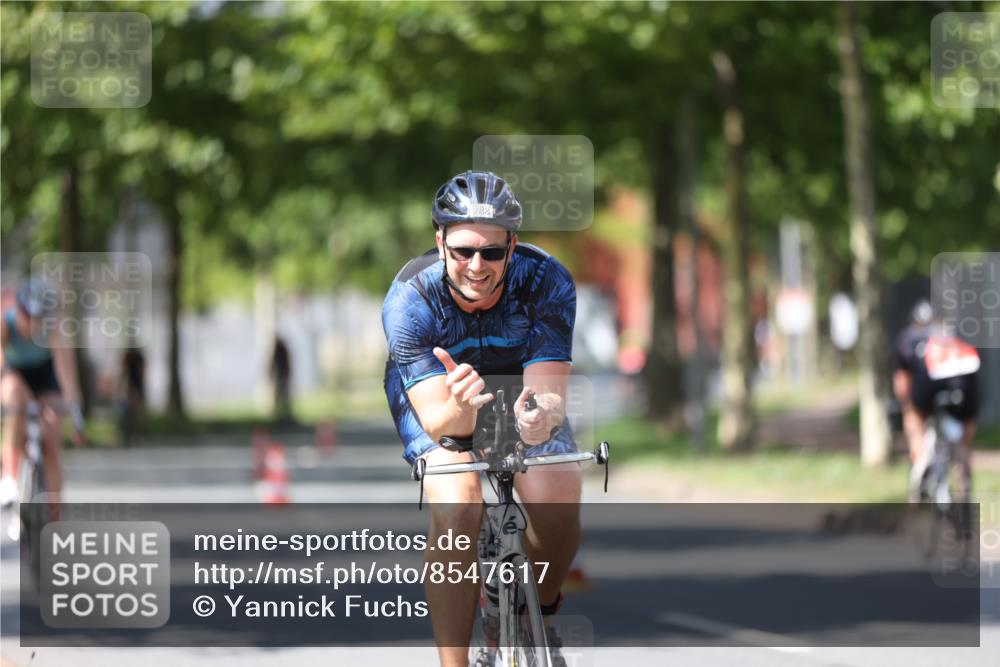 10.08.2025 - GEWOBA Citytriathlon Bremen Yannick Fuchs http://msf.ph/oto/8547617 10.08.2025 13:06:34 Radfahren 621, 655, 699, 732, 788, 840, 856, 927, 1026 meine-sportfotos.de