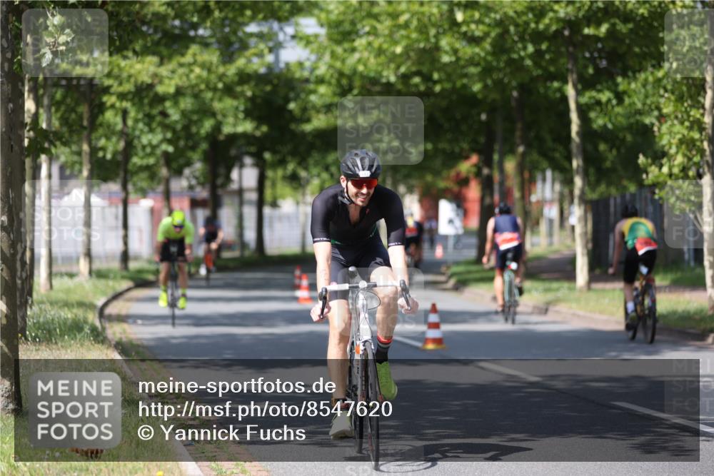 10.08.2025 - GEWOBA Citytriathlon Bremen Yannick Fuchs http://msf.ph/oto/8547620 10.08.2025 12:11:06 Radfahren 625, 669, 679, 687, 716, 800, 812, 835, 898 meine-sportfotos.de