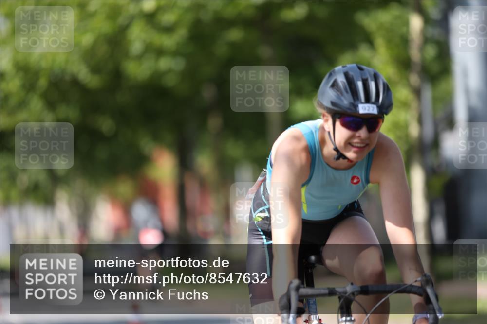 10.08.2025 - GEWOBA Citytriathlon Bremen Yannick Fuchs http://msf.ph/oto/8547632 10.08.2025 13:06:36 Radfahren 621, 655, 699, 732, 788, 840, 856, 867, 914, 927 meine-sportfotos.de
