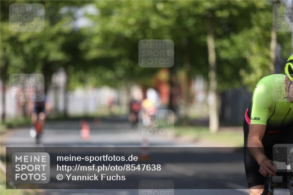 10.08.2025 - GEWOBA Citytriathlon Bremen Yannick Fuchs http://msf.ph/oto/8547638 10.08.2025 12:11:09 Radfahren 575, 625, 669, 679, 687, 713, 800, 812, 835 meine-sportfotos.de