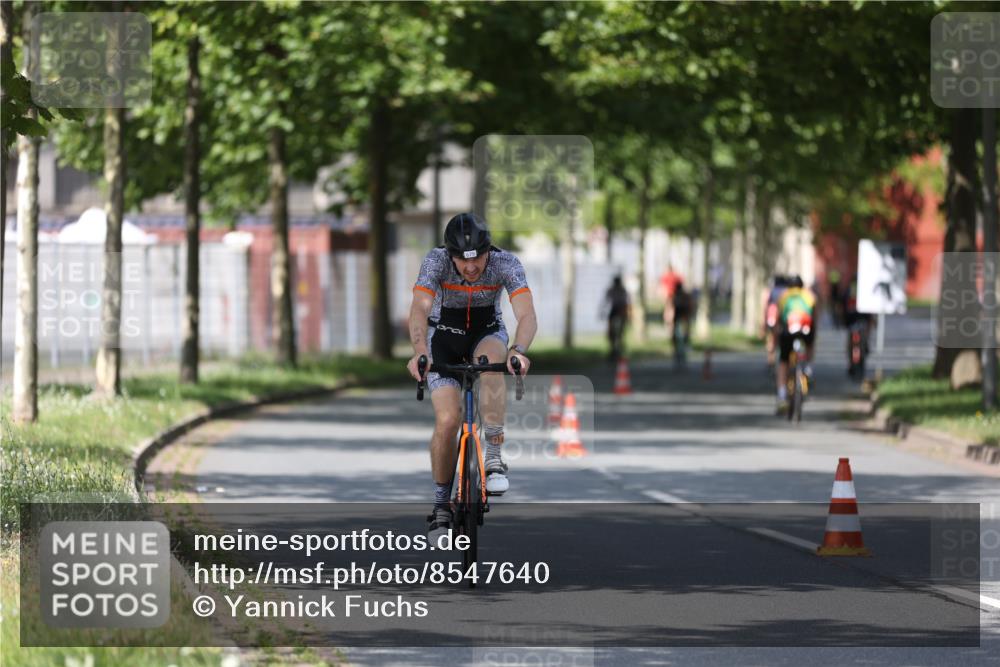 10.08.2025 - GEWOBA Citytriathlon Bremen Yannick Fuchs http://msf.ph/oto/8547640 10.08.2025 12:11:10 Radfahren 575, 625, 669, 679, 687, 713, 800, 812, 835 meine-sportfotos.de