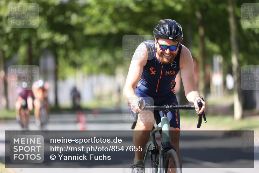 10.08.2025 - GEWOBA Citytriathlon Bremen Yannick Fuchs http://msf.ph/oto/8547655 10.08.2025 13:06:44 Radfahren 638, 679, 699, 732, 788, 867, 914, 927 meine-sportfotos.de