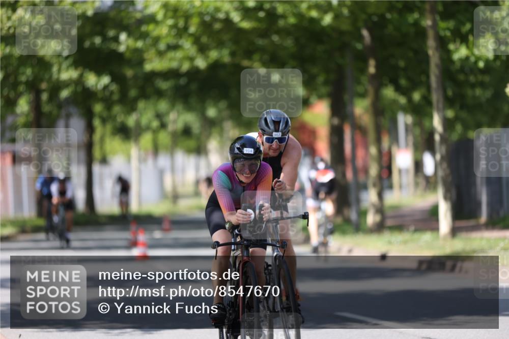 10.08.2025 - GEWOBA Citytriathlon Bremen Yannick Fuchs http://msf.ph/oto/8547670 10.08.2025 13:06:46 Radfahren 638, 679, 699, 732, 788, 867, 914, 927 meine-sportfotos.de