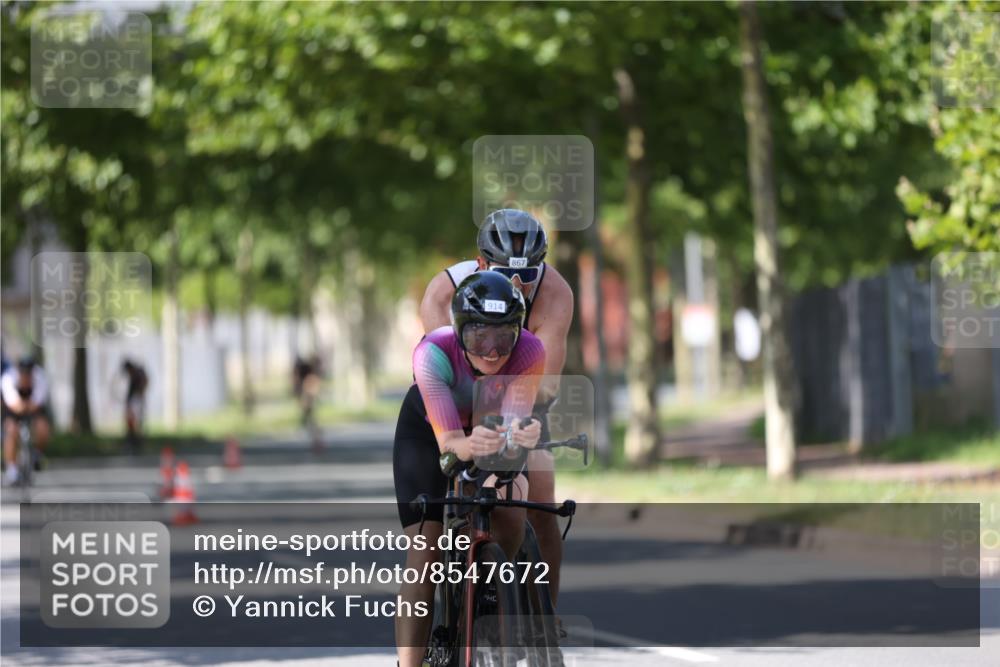 10.08.2025 - GEWOBA Citytriathlon Bremen Yannick Fuchs http://msf.ph/oto/8547672 10.08.2025 13:06:46 Radfahren 638, 679, 699, 732, 788, 867, 914, 927 meine-sportfotos.de